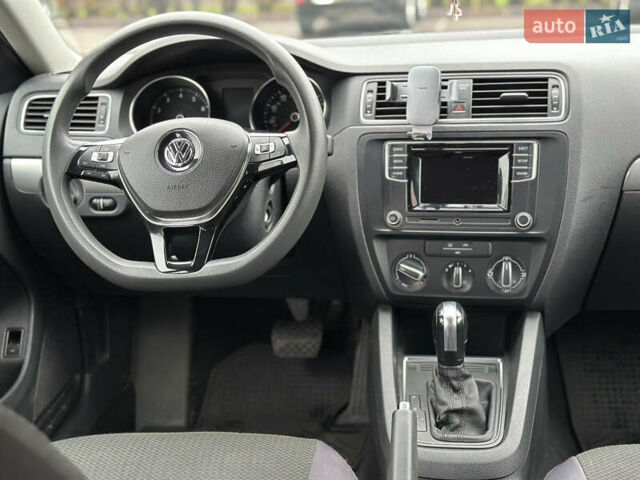 Черный Фольксваген Джетта, объемом двигателя 1.4 л и пробегом 175 тыс. км за 8999 $, фото 25 на Automoto.ua
