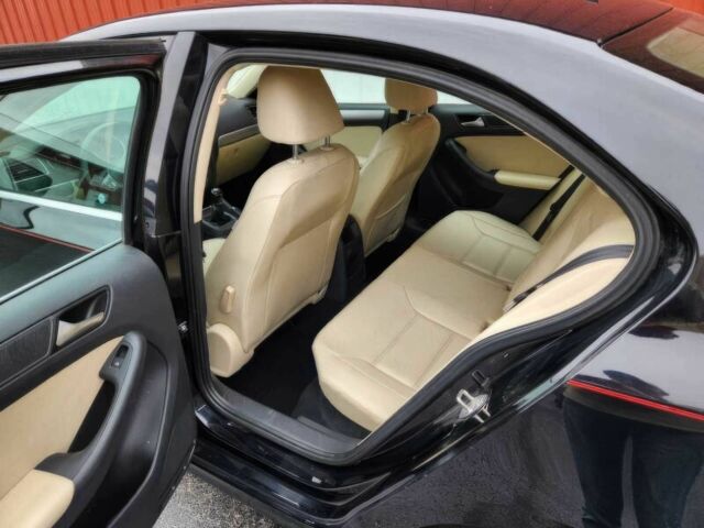 Черный Фольксваген Джетта, объемом двигателя 1.4 л и пробегом 62 тыс. км за 8900 $, фото 11 на Automoto.ua