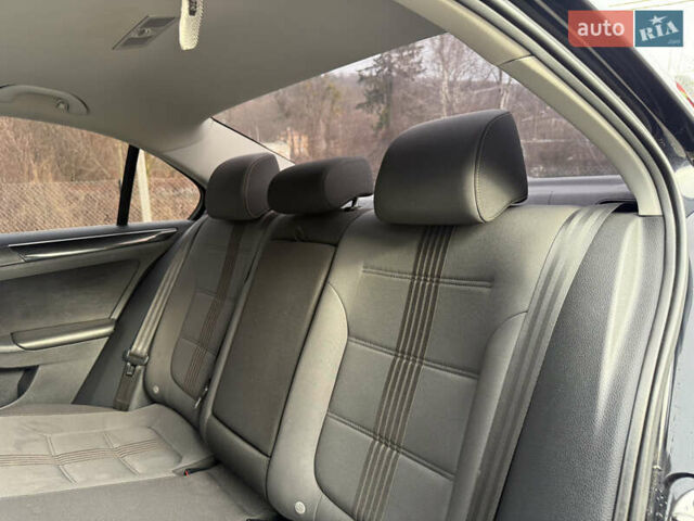 Черный Фольксваген Джетта, объемом двигателя 1.4 л и пробегом 151 тыс. км за 11000 $, фото 43 на Automoto.ua