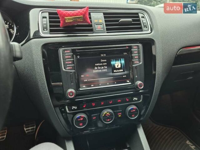 Чорний Фольксваген Джетта, об'ємом двигуна 2 л та пробігом 140 тис. км за 13000 $, фото 19 на Automoto.ua