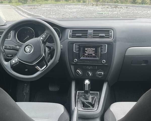 Черный Фольксваген Джетта, объемом двигателя 1.4 л и пробегом 200 тыс. км за 9700 $, фото 5 на Automoto.ua