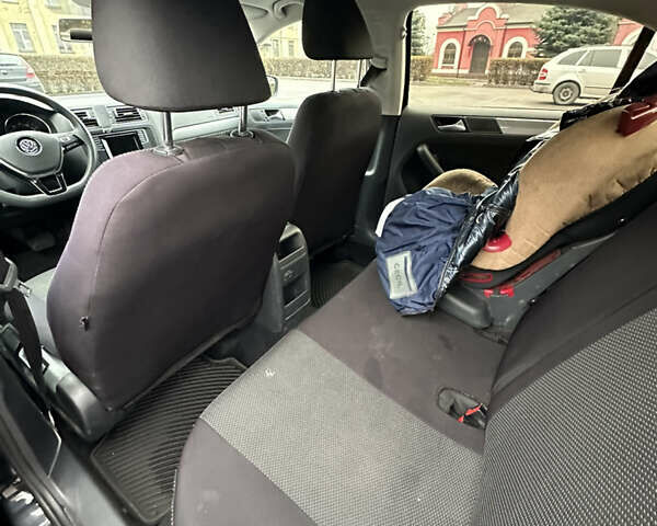 Черный Фольксваген Джетта, объемом двигателя 1.4 л и пробегом 175 тыс. км за 8999 $, фото 14 на Automoto.ua