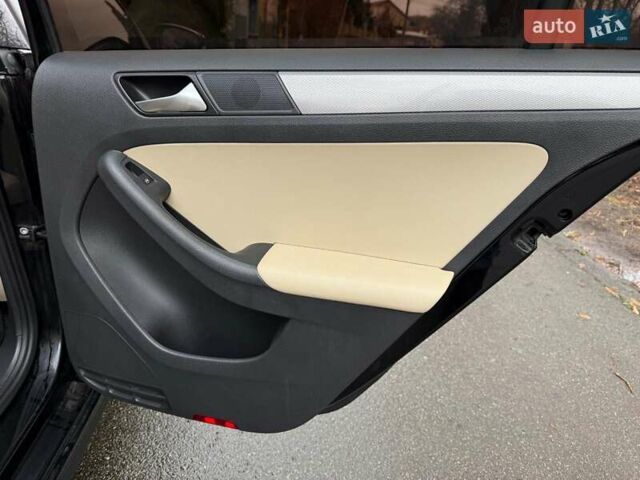 Черный Фольксваген Джетта, объемом двигателя 1.4 л и пробегом 160 тыс. км за 11990 $, фото 17 на Automoto.ua