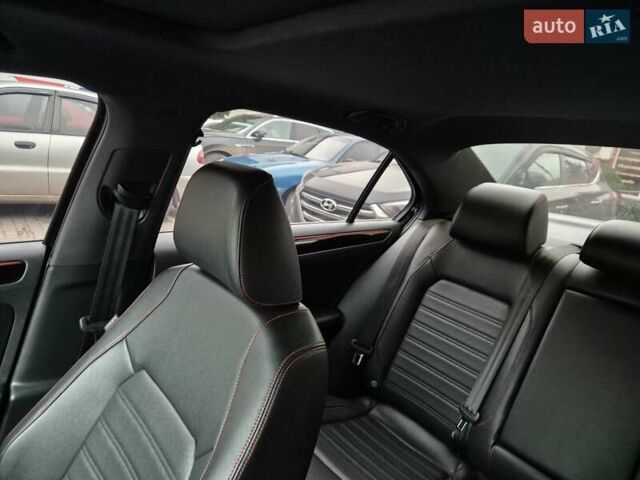 Чорний Фольксваген Джетта, об'ємом двигуна 2 л та пробігом 140 тис. км за 13000 $, фото 27 на Automoto.ua