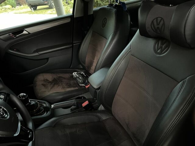 Чорний Фольксваген Джетта, об'ємом двигуна 1.4 л та пробігом 112 тис. км за 10800 $, фото 7 на Automoto.ua