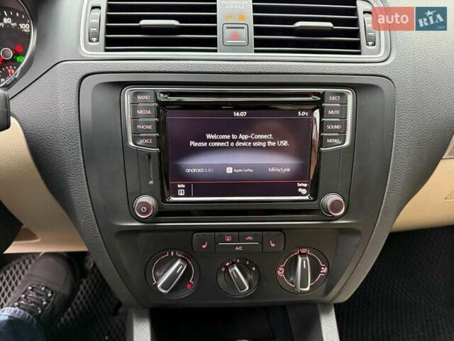 Черный Фольксваген Джетта, объемом двигателя 1.4 л и пробегом 160 тыс. км за 11990 $, фото 14 на Automoto.ua