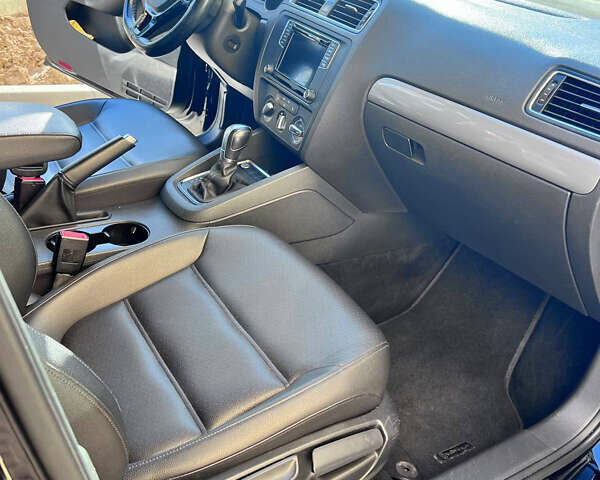 Черный Фольксваген Джетта, объемом двигателя 1.4 л и пробегом 156 тыс. км за 10500 $, фото 9 на Automoto.ua