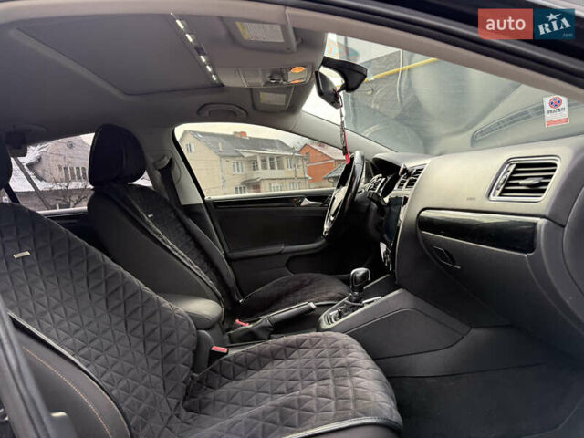 Черный Фольксваген Джетта, объемом двигателя 1.4 л и пробегом 151 тыс. км за 11000 $, фото 40 на Automoto.ua