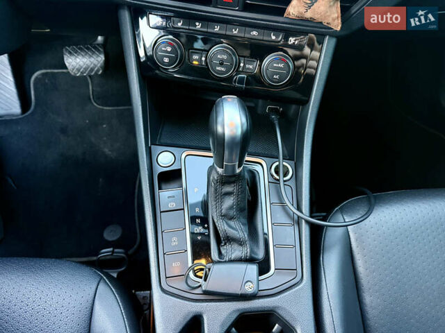 Черный Фольксваген Джетта, объемом двигателя 1.4 л и пробегом 198 тыс. км за 14800 $, фото 18 на Automoto.ua