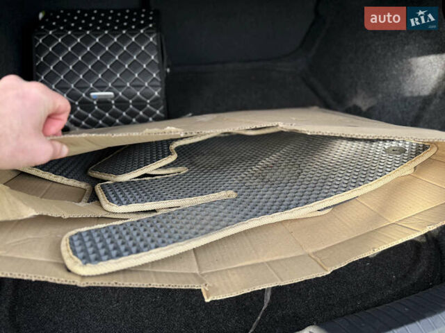 Черный Фольксваген Джетта, объемом двигателя 1.4 л и пробегом 155 тыс. км за 15350 $, фото 17 на Automoto.ua