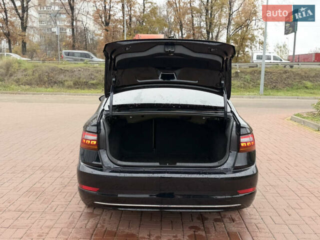 Черный Фольксваген Джетта, объемом двигателя 1.4 л и пробегом 177 тыс. км за 13500 $, фото 40 на Automoto.ua