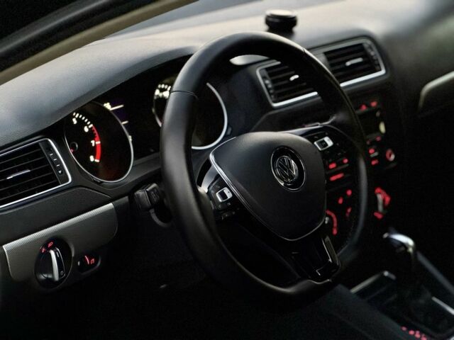 Черный Фольксваген Джетта, объемом двигателя 1.79 л и пробегом 149 тыс. км за 8500 $, фото 6 на Automoto.ua