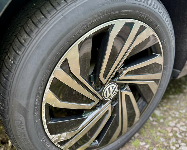 Черный Фольксваген Джетта, объемом двигателя 1.4 л и пробегом 155 тыс. км за 15350 $, фото 24 на Automoto.ua