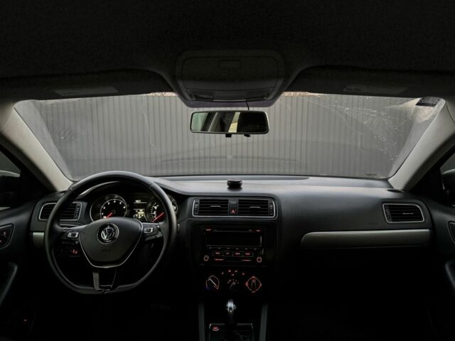 Черный Фольксваген Джетта, объемом двигателя 1.79 л и пробегом 149 тыс. км за 8500 $, фото 7 на Automoto.ua