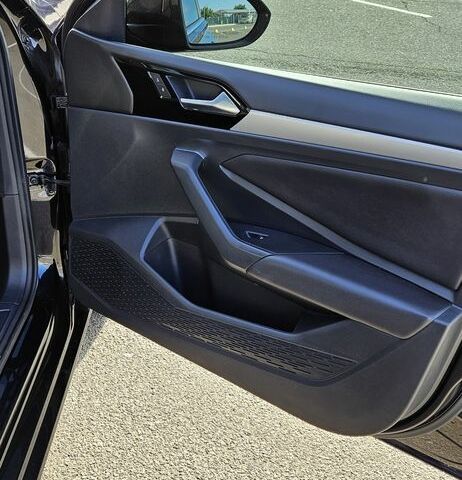 Чорний Фольксваген Джетта, об'ємом двигуна 1.4 л та пробігом 160 тис. км за 18500 $, фото 21 на Automoto.ua