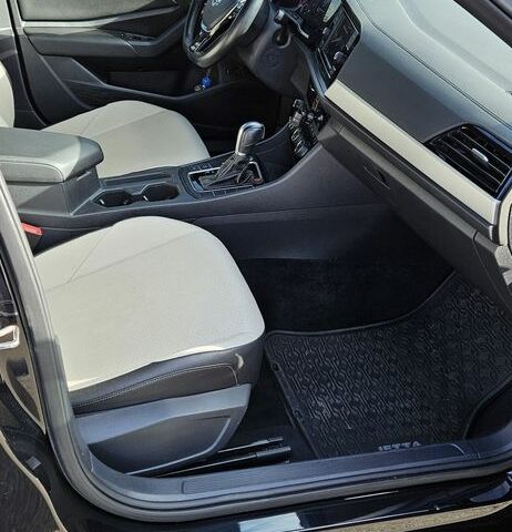 Чорний Фольксваген Джетта, об'ємом двигуна 1.4 л та пробігом 160 тис. км за 18500 $, фото 19 на Automoto.ua