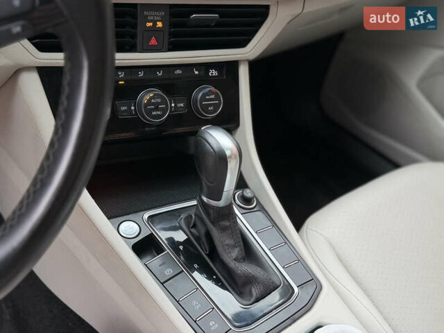 Черный Фольксваген Джетта, объемом двигателя 1.4 л и пробегом 177 тыс. км за 13500 $, фото 37 на Automoto.ua