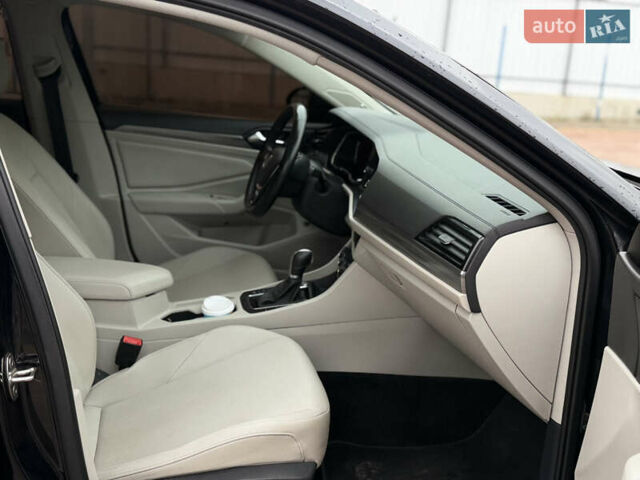 Черный Фольксваген Джетта, объемом двигателя 1.4 л и пробегом 177 тыс. км за 13500 $, фото 25 на Automoto.ua