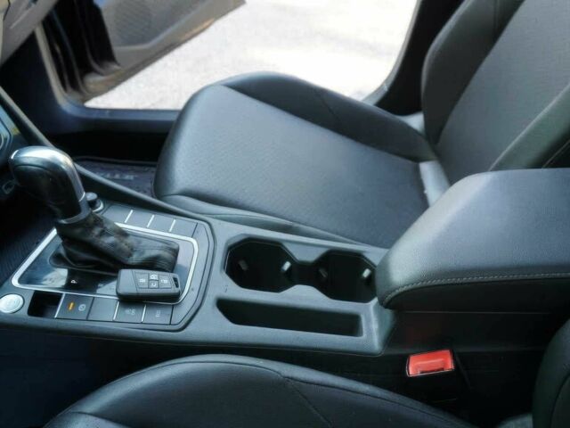 Чорний Фольксваген Джетта, об'ємом двигуна 1.4 л та пробігом 35 тис. км за 9000 $, фото 12 на Automoto.ua