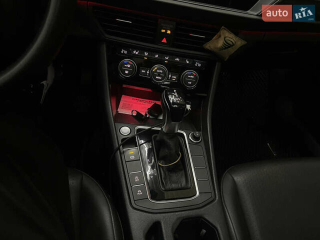 Чорний Фольксваген Джетта, об'ємом двигуна 1.4 л та пробігом 108 тис. км за 16000 $, фото 41 на Automoto.ua