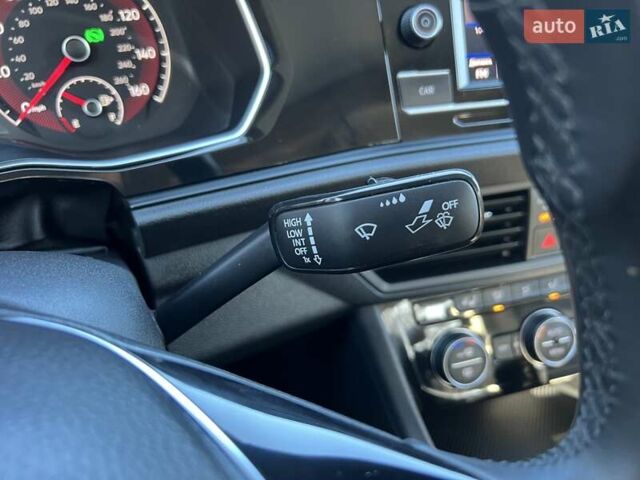 Черный Фольксваген Джетта, объемом двигателя 1.4 л и пробегом 180 тыс. км за 13890 $, фото 17 на Automoto.ua