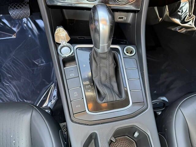 Чорний Фольксваген Джетта, об'ємом двигуна 1.4 л та пробігом 40 тис. км за 9700 $, фото 7 на Automoto.ua