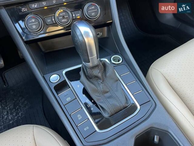 Черный Фольксваген Джетта, объемом двигателя 1.4 л и пробегом 180 тыс. км за 13890 $, фото 23 на Automoto.ua