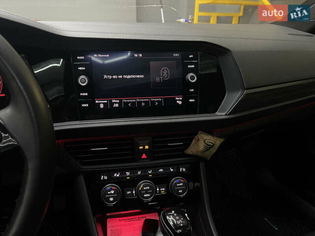 Чорний Фольксваген Джетта, об'ємом двигуна 1.4 л та пробігом 108 тис. км за 16000 $, фото 47 на Automoto.ua