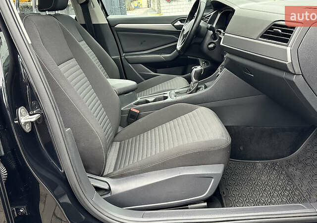 Черный Фольксваген Джетта, объемом двигателя 1.5 л и пробегом 130 тыс. км за 16900 $, фото 13 на Automoto.ua