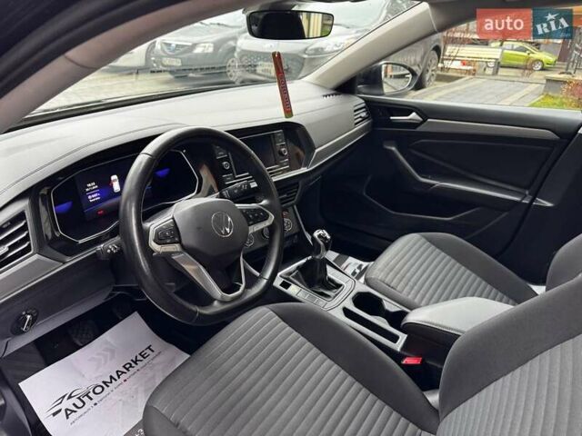 Черный Фольксваген Джетта, объемом двигателя 1.5 л и пробегом 181 тыс. км за 18500 $, фото 45 на Automoto.ua