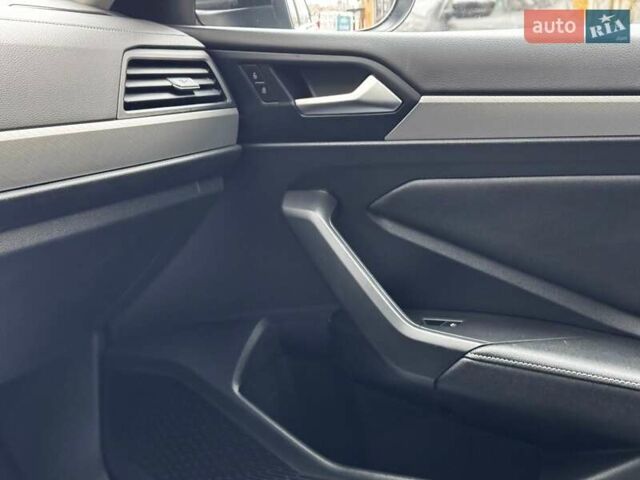 Черный Фольксваген Джетта, объемом двигателя 1.5 л и пробегом 181 тыс. км за 18500 $, фото 60 на Automoto.ua