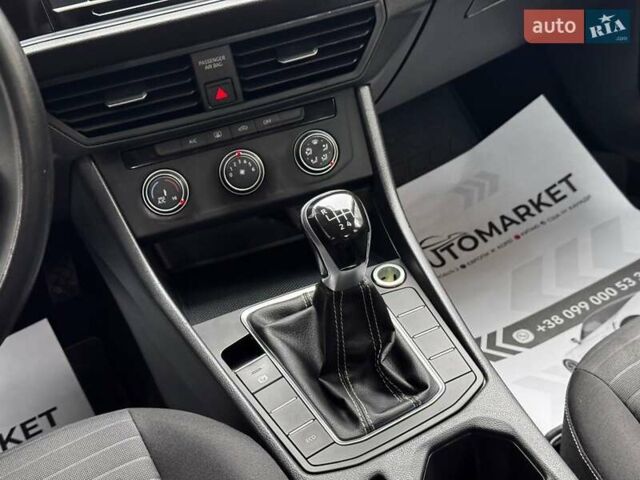 Черный Фольксваген Джетта, объемом двигателя 1.5 л и пробегом 181 тыс. км за 18500 $, фото 48 на Automoto.ua