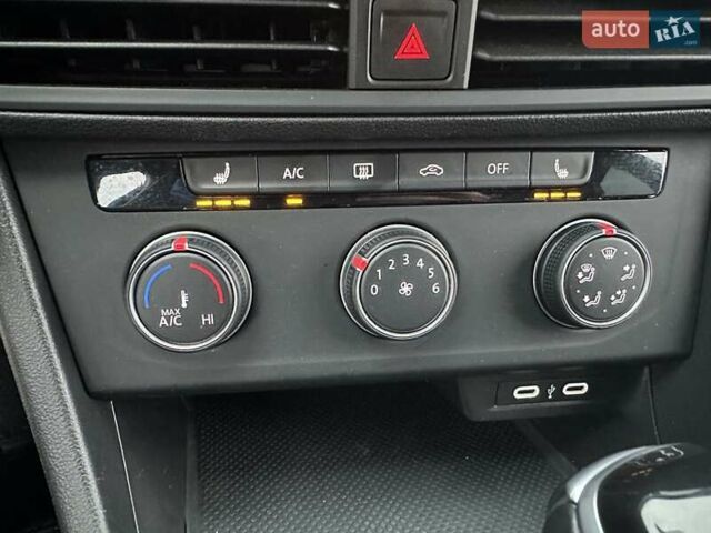 Черный Фольксваген Джетта, объемом двигателя 1.5 л и пробегом 40 тыс. км за 20000 $, фото 23 на Automoto.ua