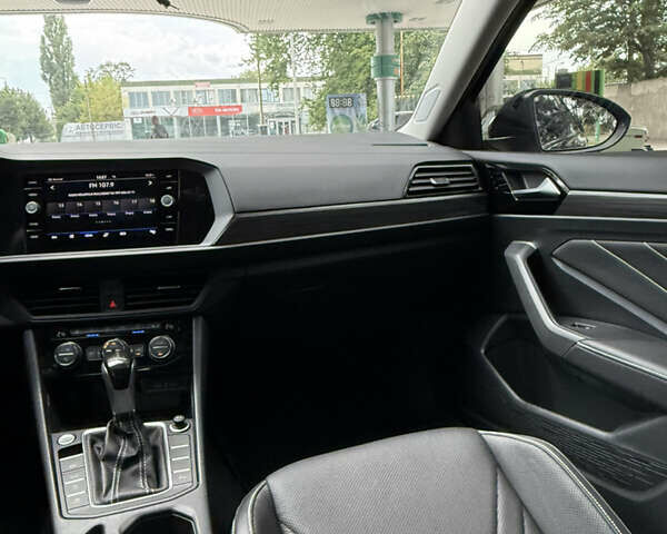 Чорний Фольксваген Джетта, об'ємом двигуна 1.5 л та пробігом 7 тис. км за 23499 $, фото 73 на Automoto.ua