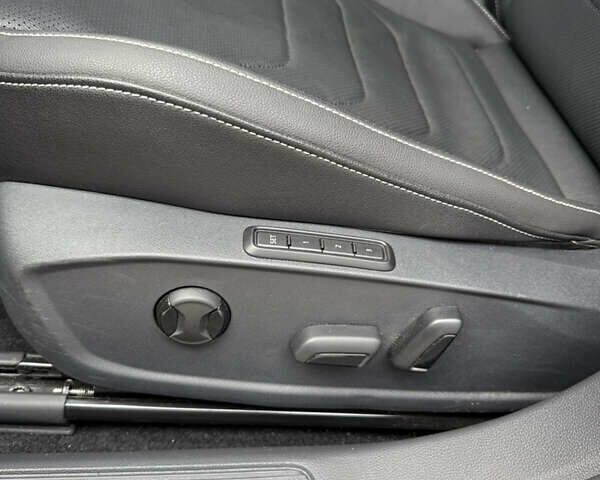 Чорний Фольксваген Джетта, об'ємом двигуна 1.5 л та пробігом 7 тис. км за 23499 $, фото 42 на Automoto.ua