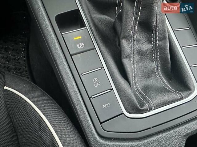 Черный Фольксваген Джетта, объемом двигателя 1.5 л и пробегом 40 тыс. км за 20000 $, фото 24 на Automoto.ua