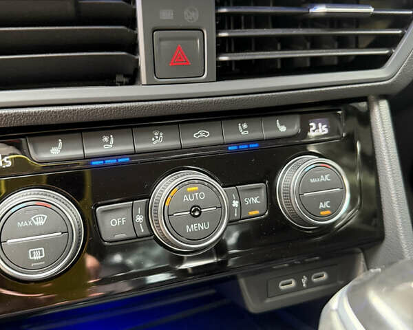 Чорний Фольксваген Джетта, об'ємом двигуна 1.5 л та пробігом 7 тис. км за 23499 $, фото 48 на Automoto.ua