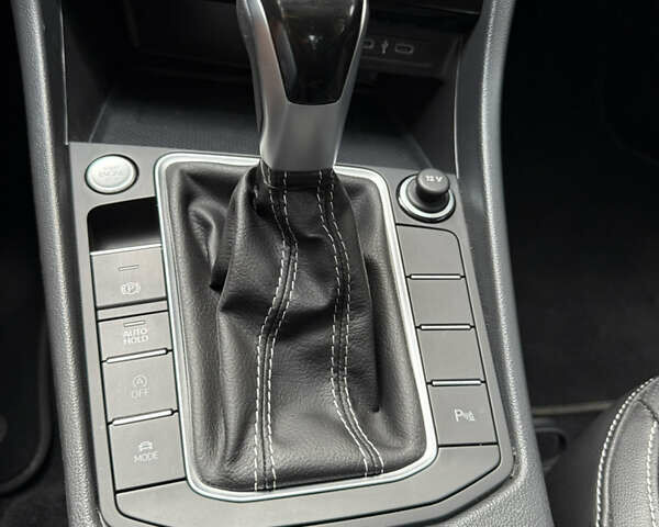 Чорний Фольксваген Джетта, об'ємом двигуна 1.5 л та пробігом 7 тис. км за 23499 $, фото 57 на Automoto.ua