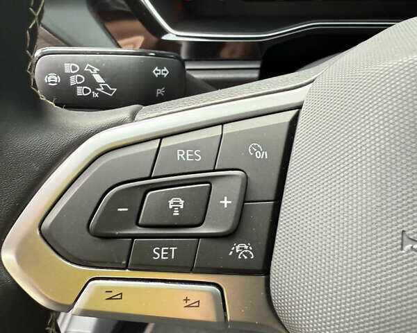 Чорний Фольксваген Джетта, об'ємом двигуна 1.5 л та пробігом 7 тис. км за 23499 $, фото 52 на Automoto.ua