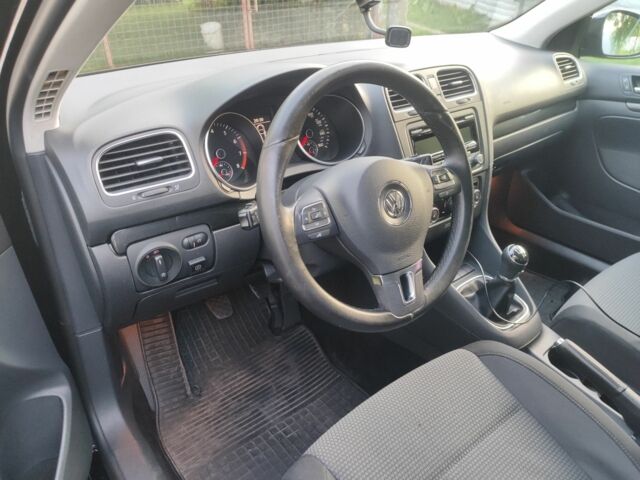 Чорний Фольксваген Джетта, об'ємом двигуна 2.5 л та пробігом 300 тис. км за 9500 $, фото 1 на Automoto.ua