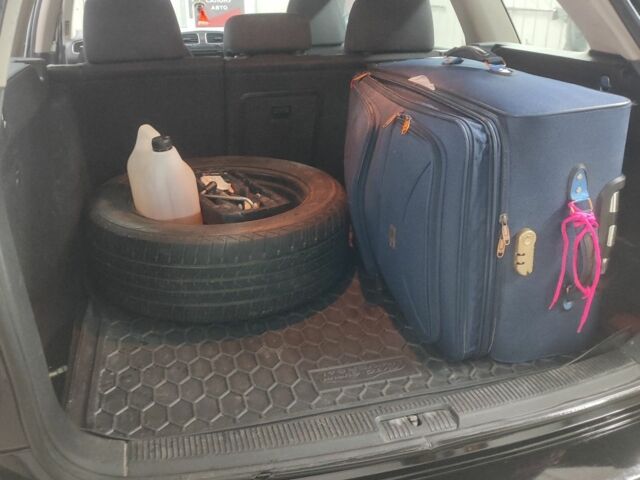 Чорний Фольксваген Джетта, об'ємом двигуна 2.5 л та пробігом 300 тис. км за 9500 $, фото 12 на Automoto.ua