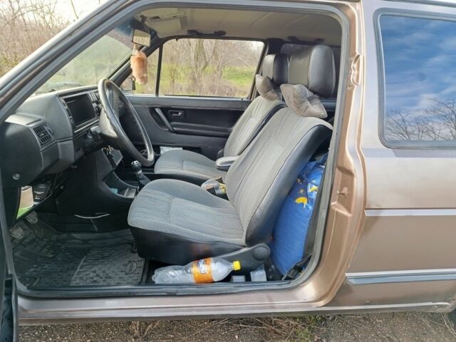 Коричневий Фольксваген Джетта, об'ємом двигуна 1.6 л та пробігом 323 тис. км за 0 $, фото 6 на Automoto.ua