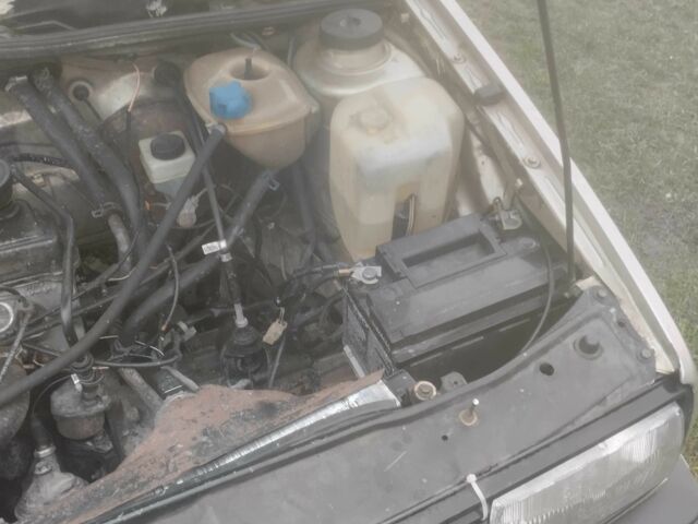 Коричневий Фольксваген Джетта, об'ємом двигуна 1.6 л та пробігом 350 тис. км за 1300 $, фото 1 на Automoto.ua