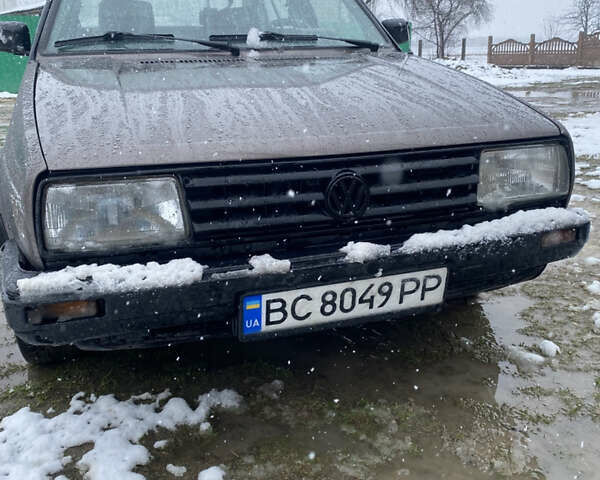 Коричневый Фольксваген Джетта, объемом двигателя 1.3 л и пробегом 245 тыс. км за 1300 $, фото 2 на Automoto.ua