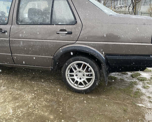 Коричневый Фольксваген Джетта, объемом двигателя 1.3 л и пробегом 245 тыс. км за 1300 $, фото 16 на Automoto.ua