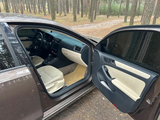 Коричневий Фольксваген Джетта, об'ємом двигуна 2.5 л та пробігом 250 тис. км за 7700 $, фото 7 на Automoto.ua