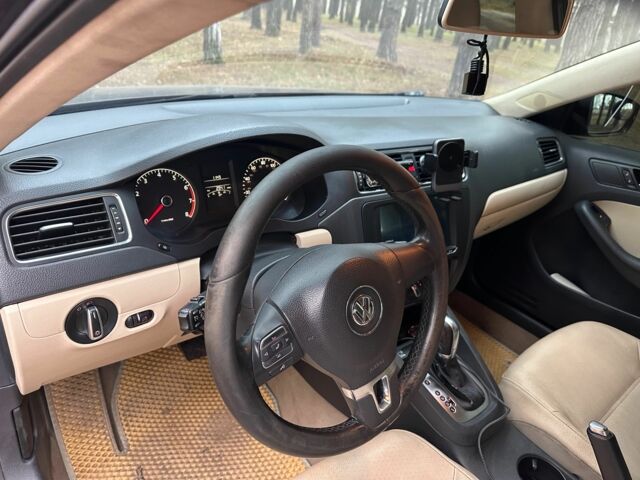 Коричневий Фольксваген Джетта, об'ємом двигуна 2.5 л та пробігом 250 тис. км за 7700 $, фото 5 на Automoto.ua