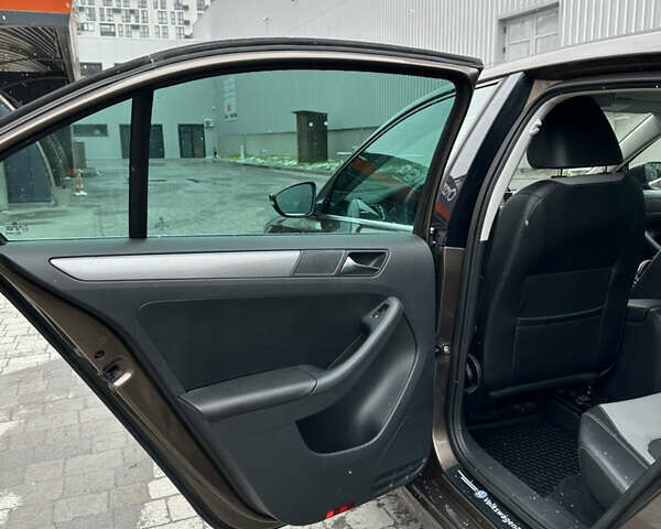 Коричневый Фольксваген Джетта, объемом двигателя 1.6 л и пробегом 223 тыс. км за 10550 $, фото 18 на Automoto.ua