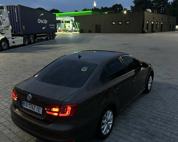 Коричневый Фольксваген Джетта, объемом двигателя 1.39 л и пробегом 261 тыс. км за 9000 $, фото 24 на Automoto.ua