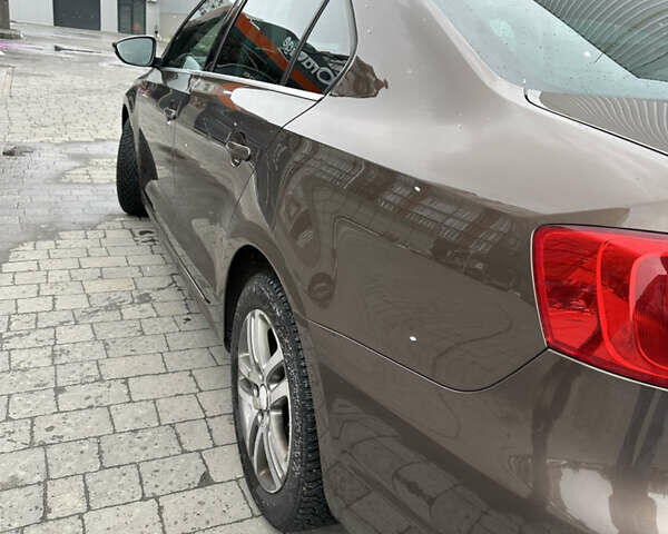 Коричневый Фольксваген Джетта, объемом двигателя 1.6 л и пробегом 223 тыс. км за 10550 $, фото 4 на Automoto.ua